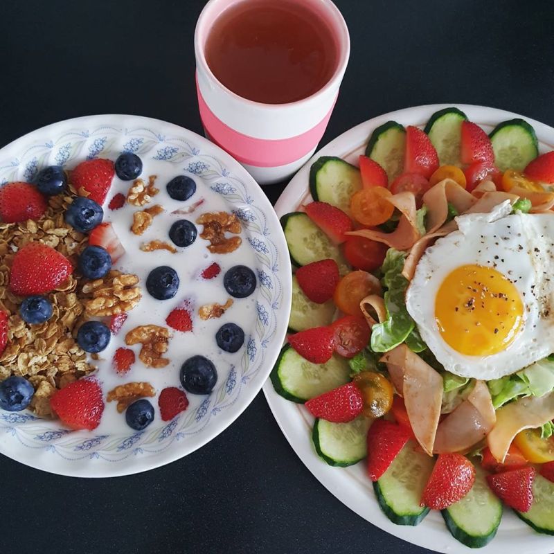 Cereal, salad and&nbsp;yogurt.